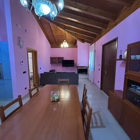 Casa de Férias Paola LʼAquila